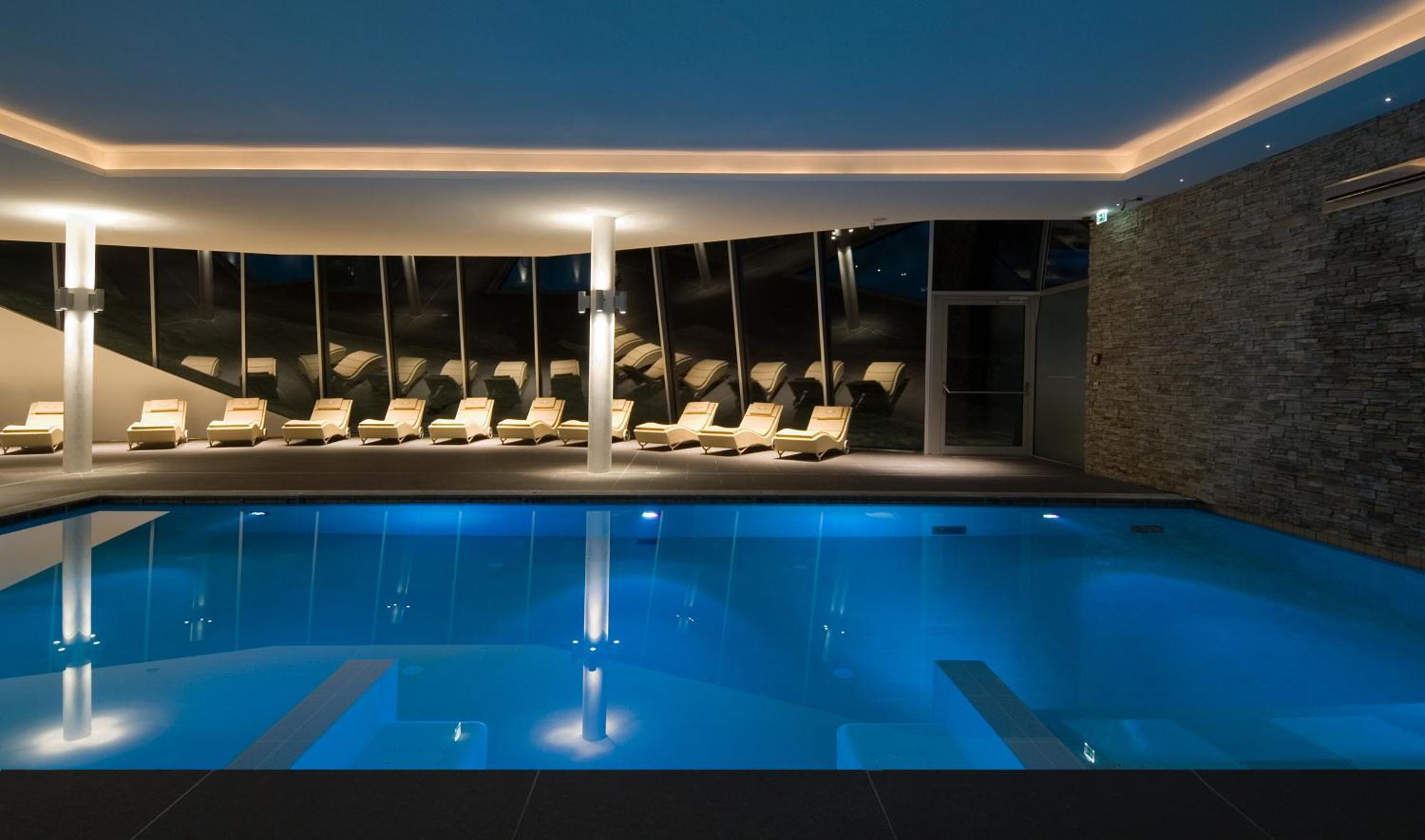 Paramount Alma Suites سيستو المظهر الخارجي الصورة