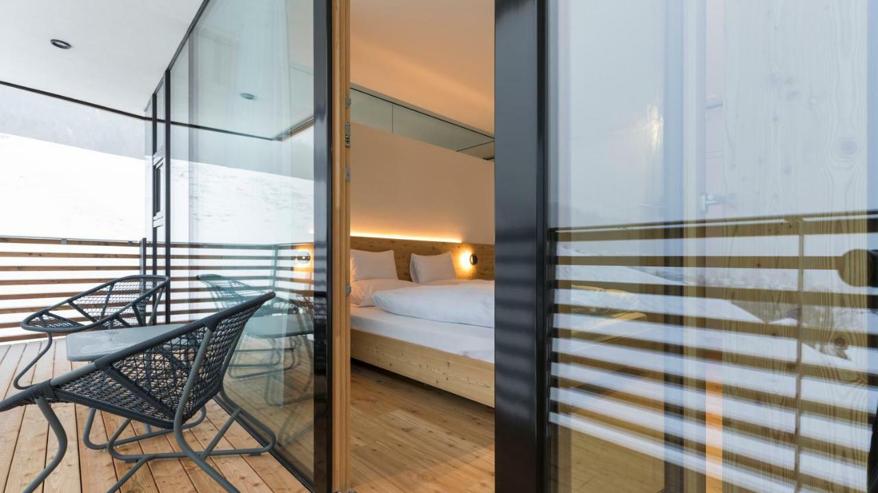 Paramount Alma Suites سيستو المظهر الخارجي الصورة