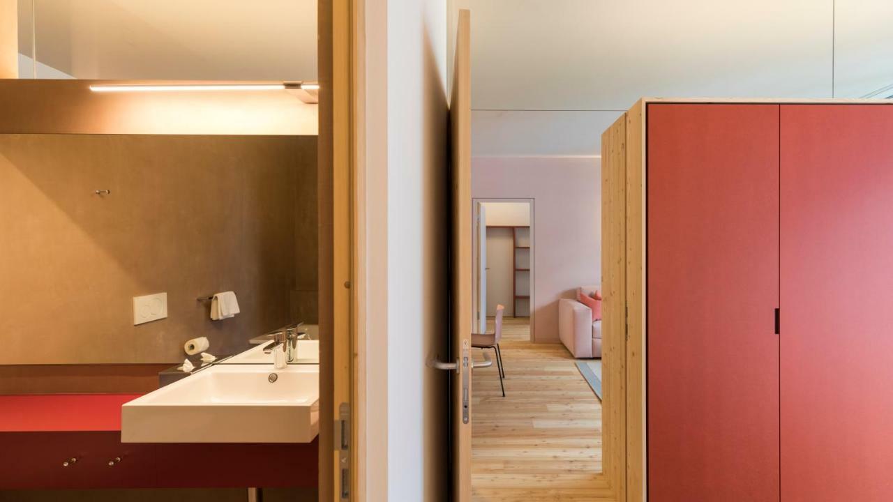Paramount Alma Suites سيستو المظهر الخارجي الصورة